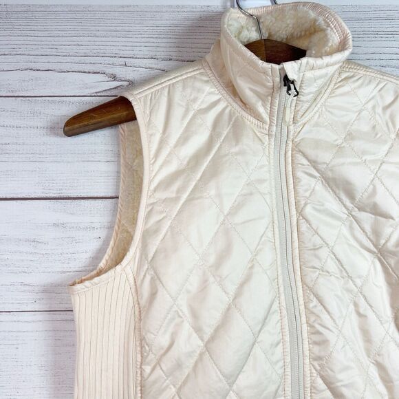L.L Bean Cream Sherpa Lined Vest Quilted Size XSP - Picture 3 of 9
